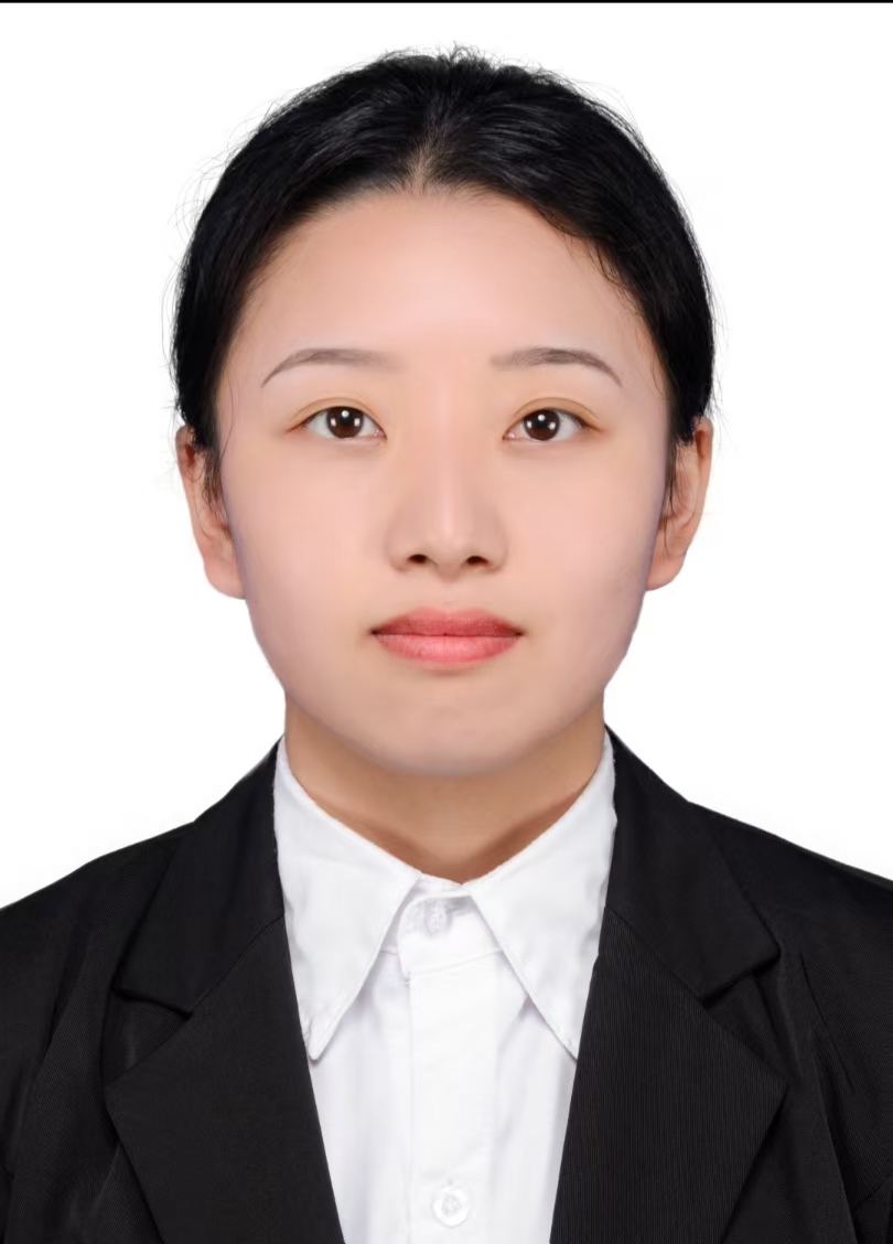 周婷 照片